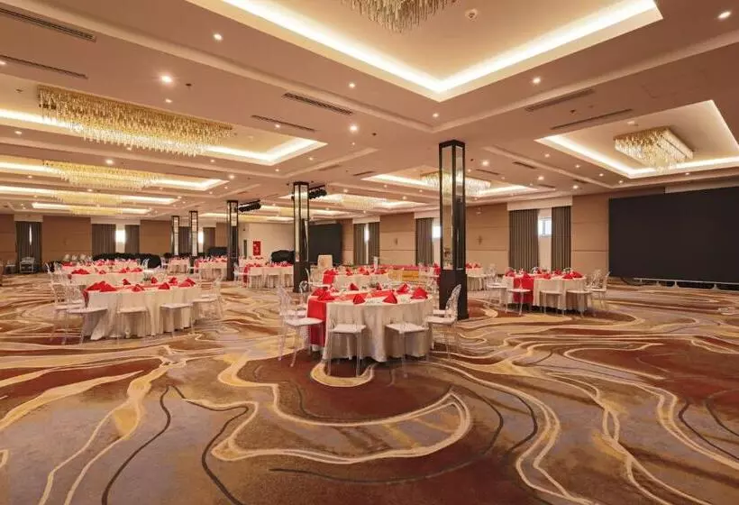 Best Western Metro Clark