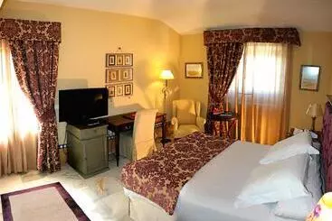 Alcazar De La Reina - Carmona