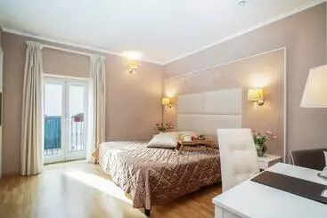 ホテル チェントラーレ - Olbia