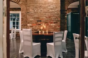 Maison Saint Charles - New Orleans
