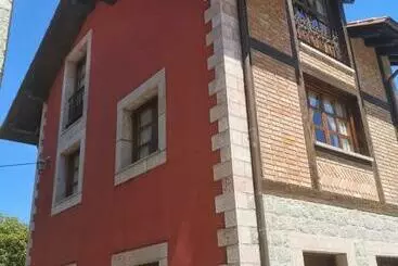 La Casa Roja - Pechon