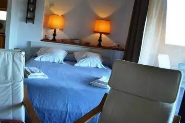Habitaciones Con Encanto   Cal Alejandro - Montsonís