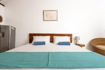 HOTELES EN LA ISLA DE ROATAN - Roatan Island