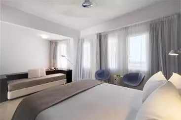 The Majestic - Santorini