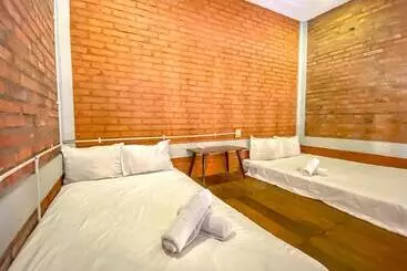 Griya Gribig Guest House Mitra Reddoorz - Malang