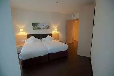 Jardines De Uleta Suites - Vitoria-Gasteiz