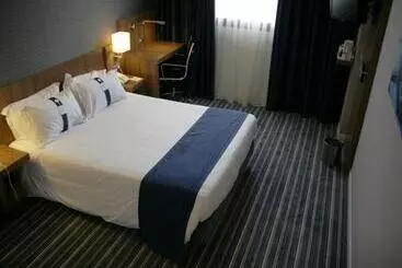 Holiday Inn Express Bilbao Airport, An Ihg - Derio