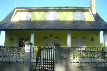 Casa Con Jardín En La Playa De Almieiras - Cabanas