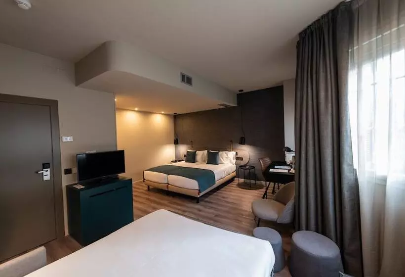 Atenea Rekord Suites