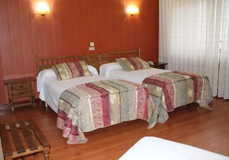 Fotos del hotel Marqués De Santillana:  16