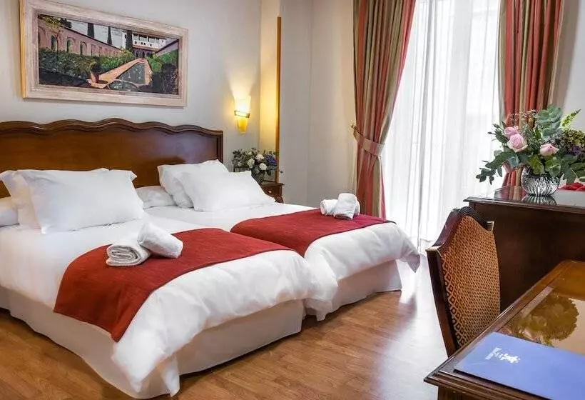 Fotos del hotel Reina Cristina:  2