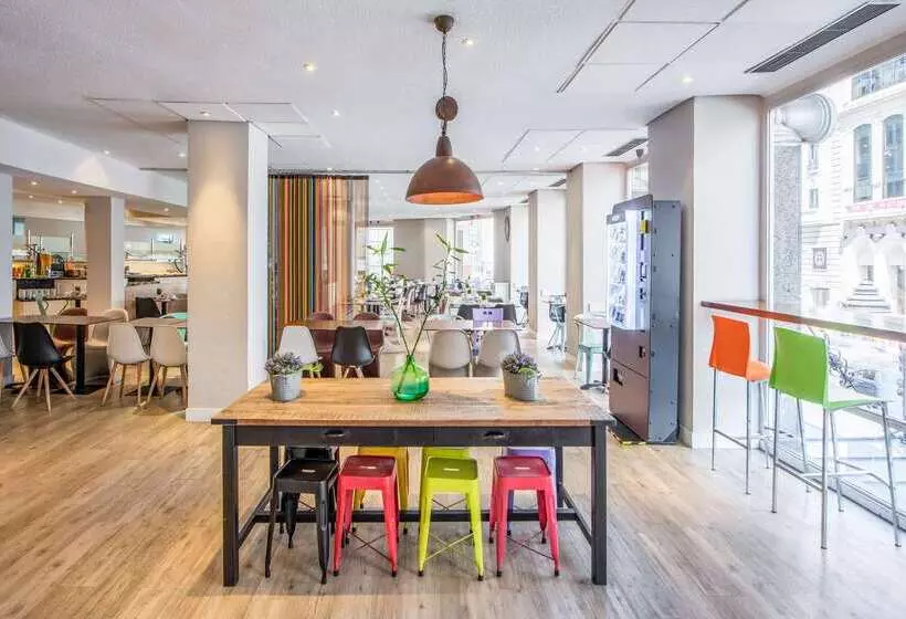 Fotos del hotel Madrid Gran Via 25 Affiliated By Meliá:  27