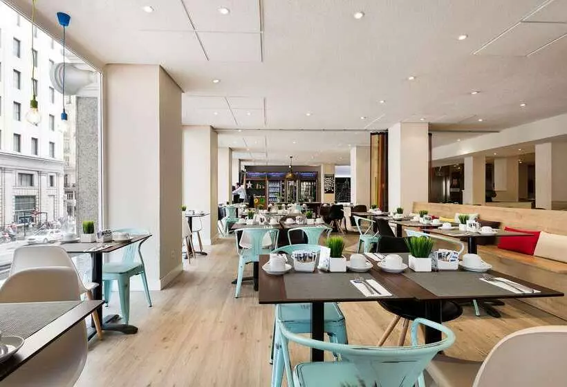 Fotos del hotel Madrid Gran Via 25 Affiliated By Meliá:  42