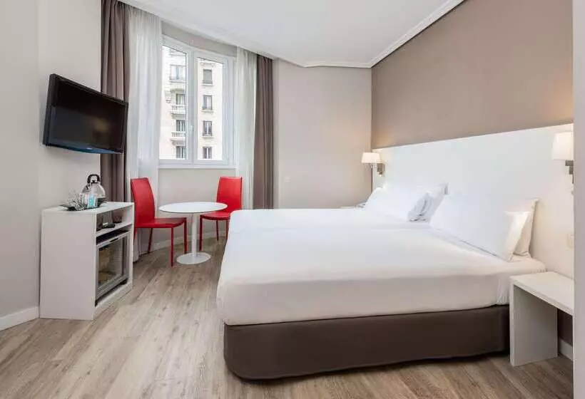 Fotos del hotel Madrid Gran Via 25 Affiliated By Meliá:  10