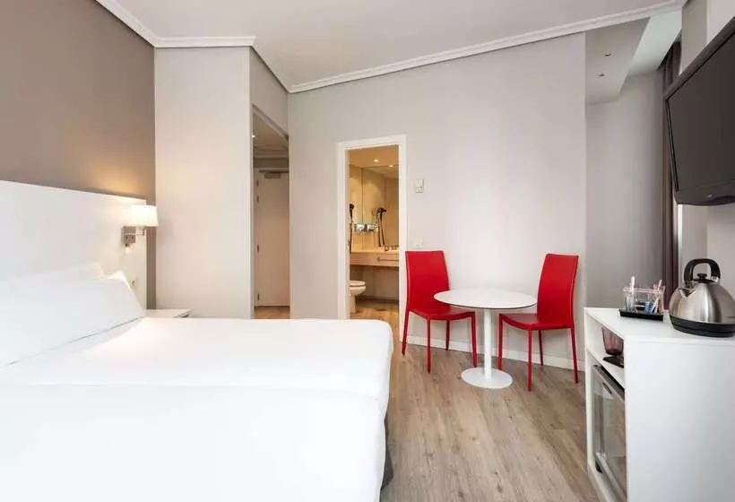 Fotos del hotel Madrid Gran Via 25 Affiliated By Meliá:  15