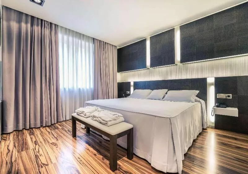 Fotos del hotel Mercure Carlton Rioja:  22