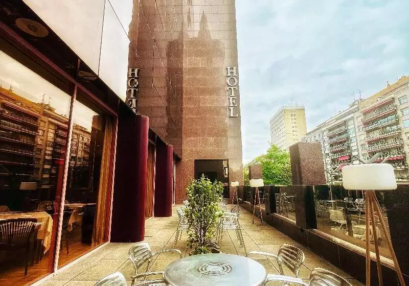 Fotos del hotel Mercure Carlton Rioja:  17