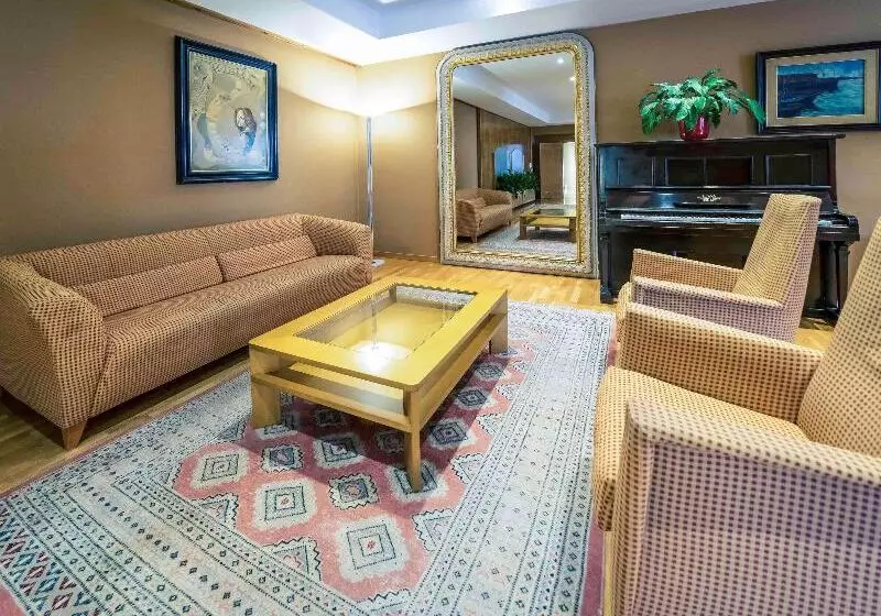 Fotos del hotel Mercure Carlton Rioja:  23