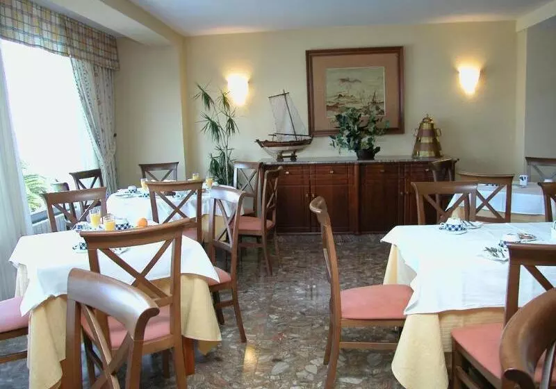 Fotos del hotel Touris:  4