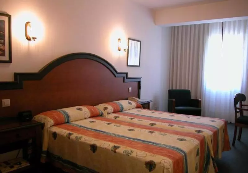 Fotos del hotel Touris:  3