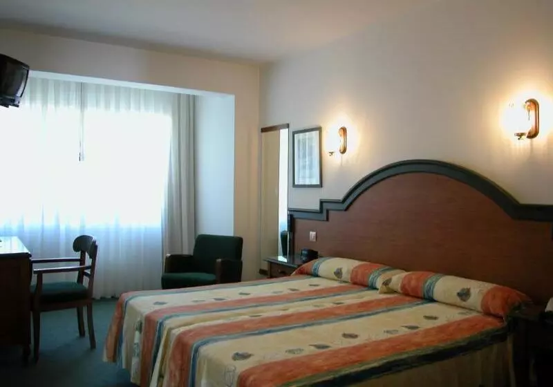 Fotos del hotel Touris:  8