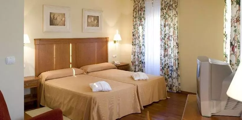 Fotos del hotel Termas De Cuntis  La Virgen:  2