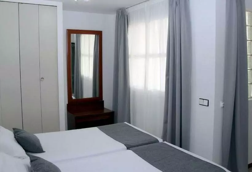 Fotos del hotel Jm Jardin De La Reina:  5