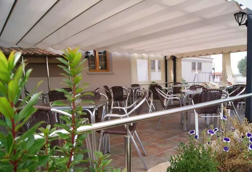 Fotos del hotel Mozárbez Salamanca:  8