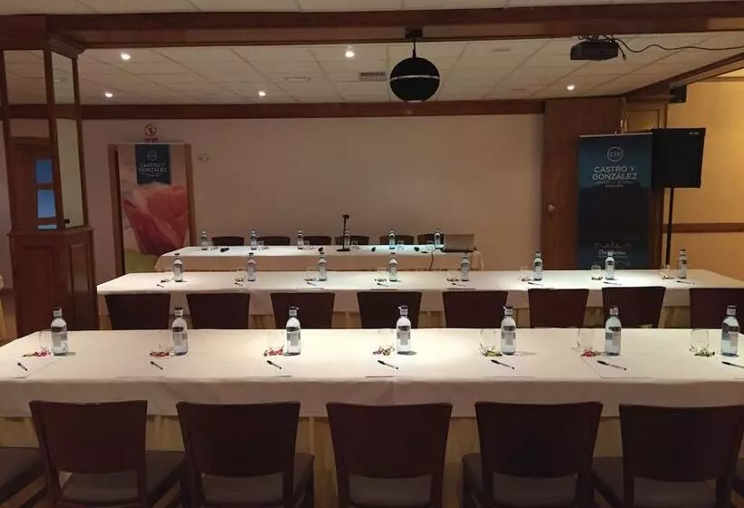 Fotos del hotel Mozárbez Salamanca:  17