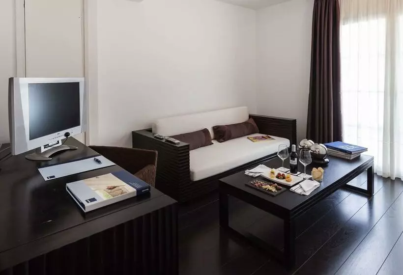 Fotos del hotel Occidental Santa Cruz Contemporáneo:  17