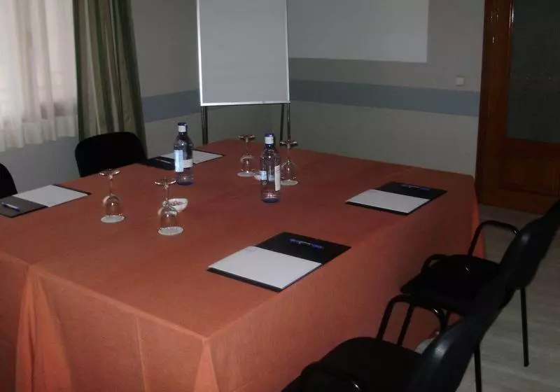 Fotos del hotel Puerta De Segovia:  16