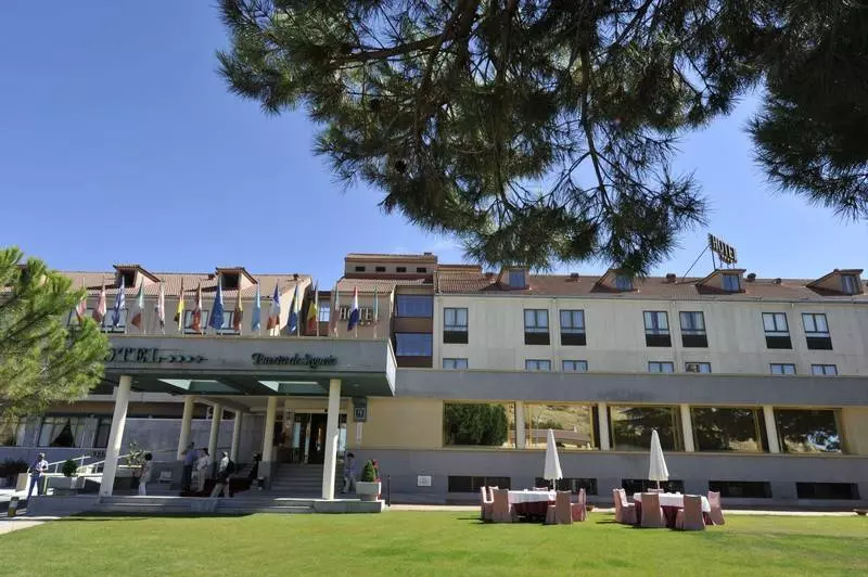 Fotos del hotel Puerta De Segovia:  9