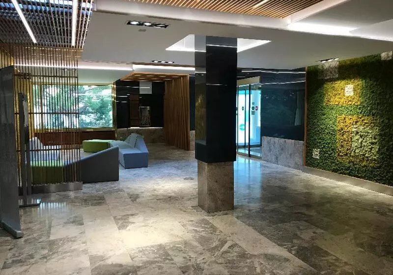 Fotos del hotel Puerta De Segovia:  11