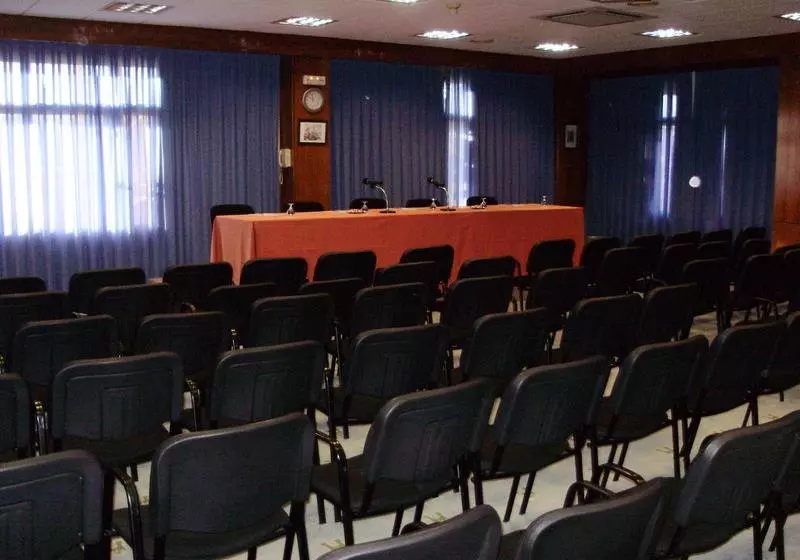 Fotos del hotel Puerta De Segovia:  13