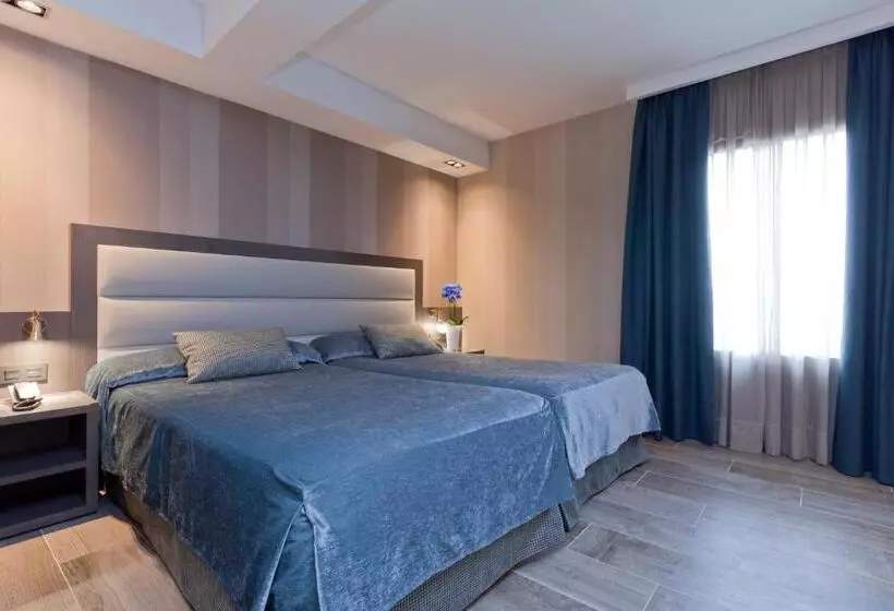 Fotos del hotel Reina Cristina:  21