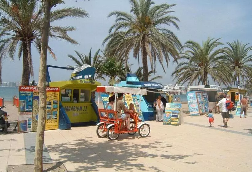 Fotos del hotel Canyelles Platja:  7