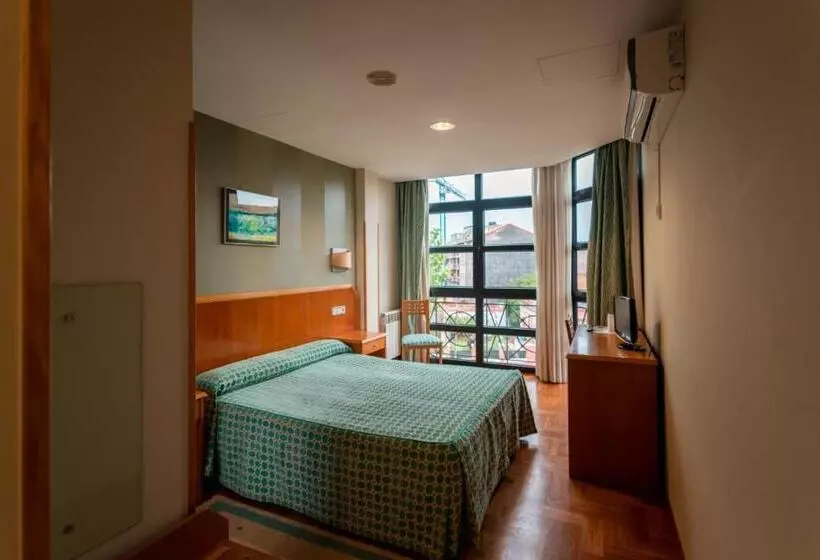 Fotos del hotel Astures:  25