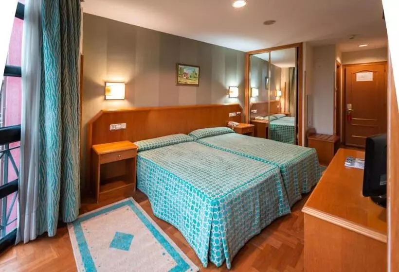 Fotos del hotel Astures:  7