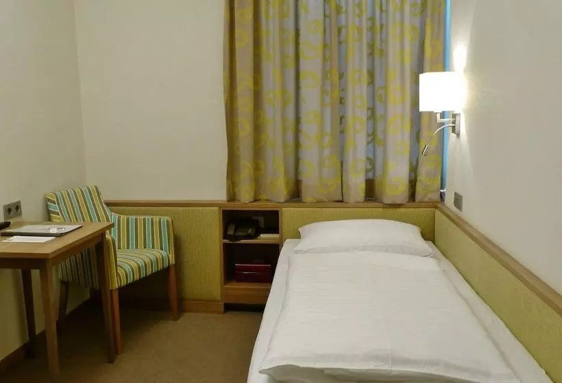 Fotos del hotel Hohenstauffen:  13