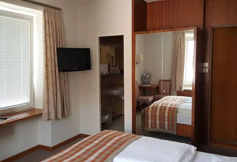 Fotos del hotel Hohenstauffen:  2