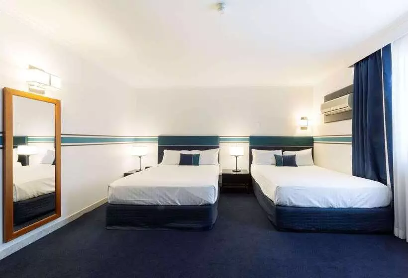 Ramada Diplomat Canberra