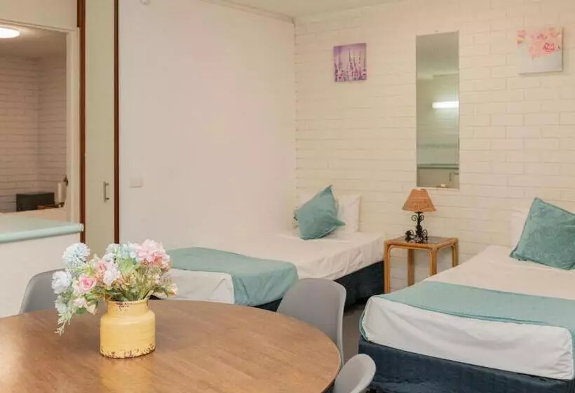 Fotos del hotel Trickett Gardens Holiday Inn:  18