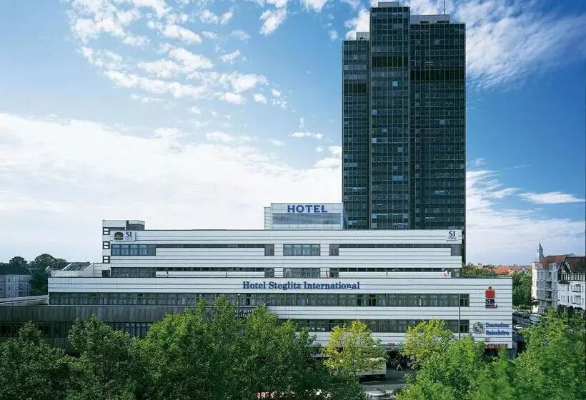 Steglitz International