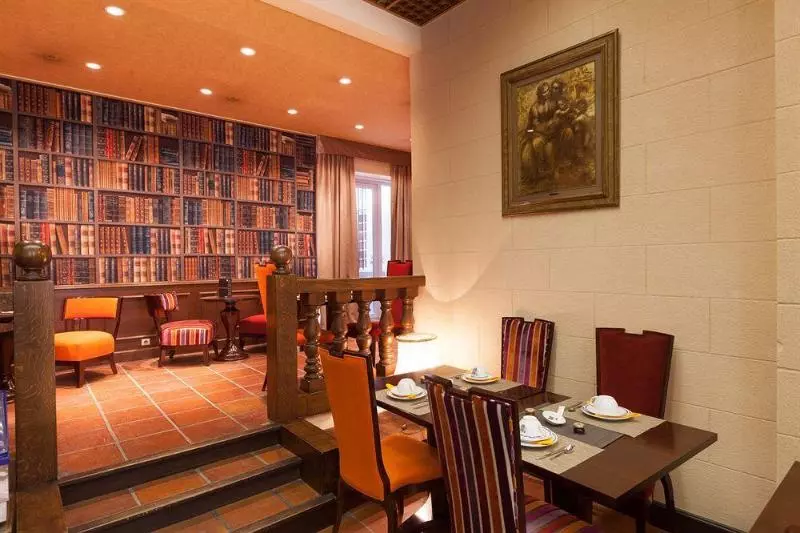 Fotos del hotel Hôtel Des Augustins:  3