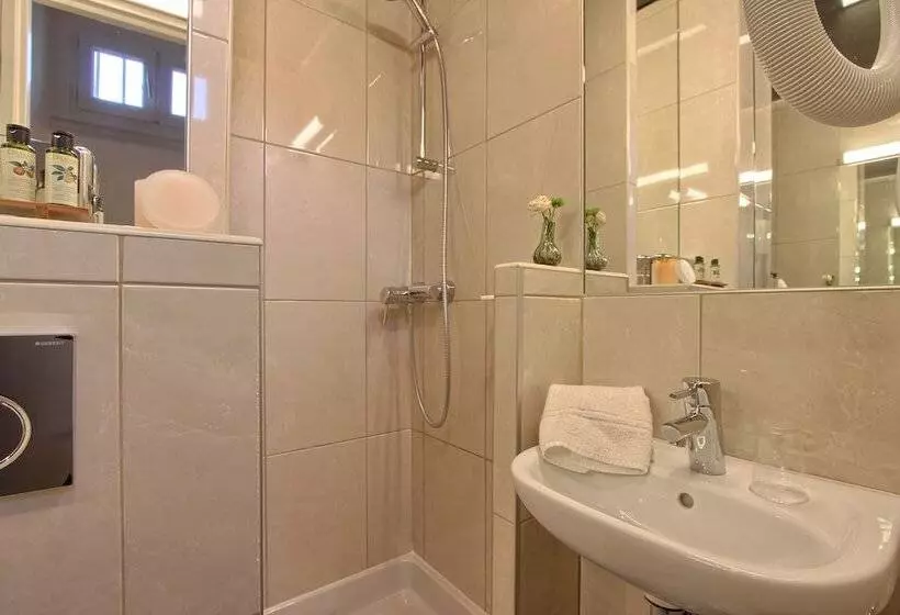 Fotos del hotel Hôtel Des Marronniers:  8