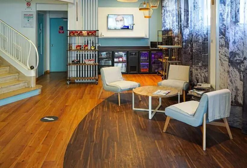 Fotos del hotel Ibis Styles Marseille Centre Prado Castellane:  2