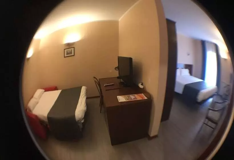 Fotos del hotel Hôtel Vesuvio:  3