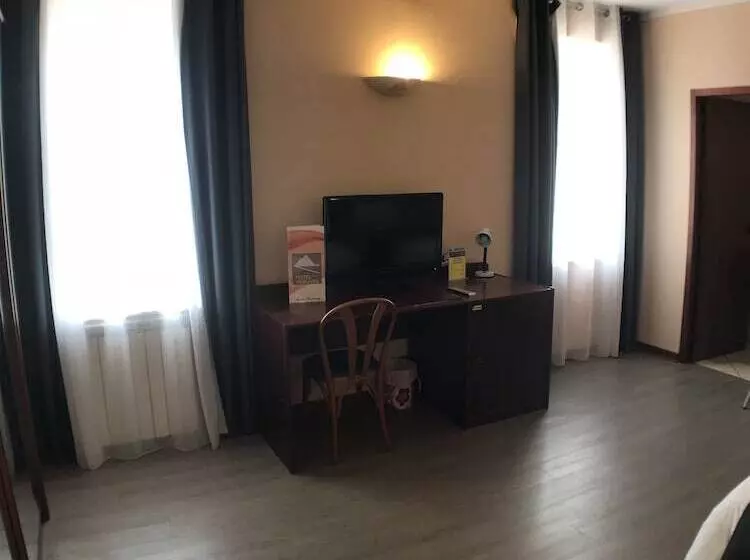 Fotos del hotel Hôtel Vesuvio:  16