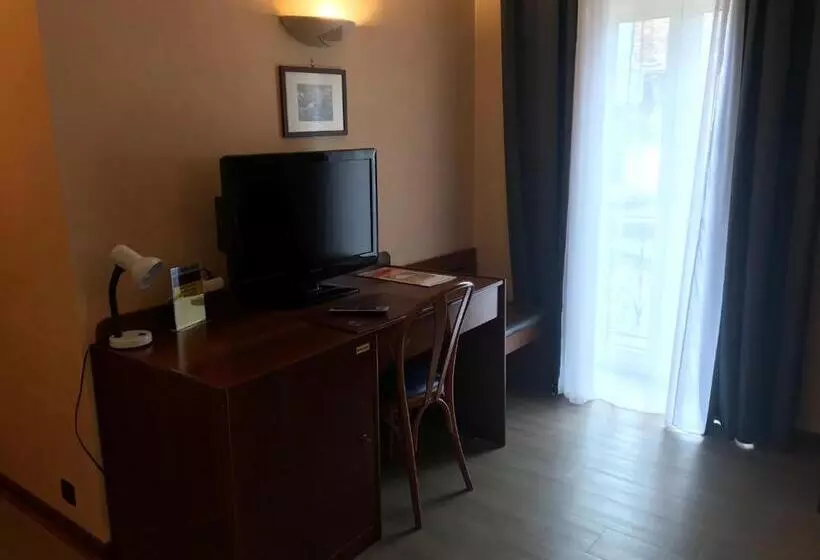 Fotos del hotel Hôtel Vesuvio:  7