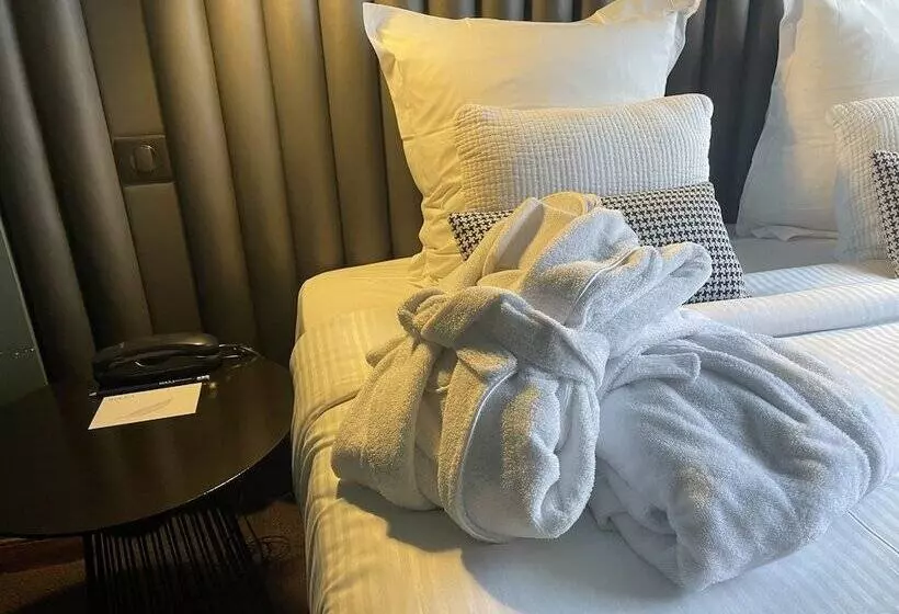 Fotos del hotel Hôtel Diana Dauphine  Room Service Disponible:  21